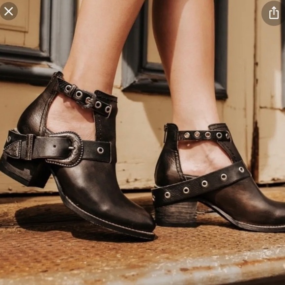 FREEBIRD 🦅 by Steven Carsen Booties w/western buckles original box not included - Picture 5 of 16